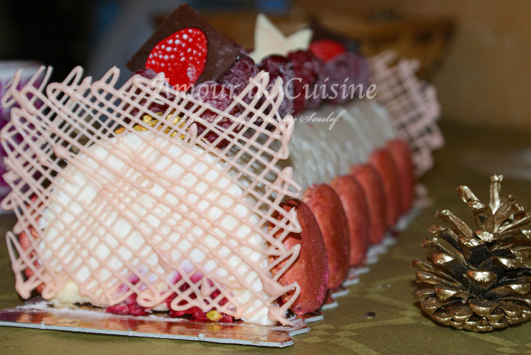 Bûche au litchi et framboises