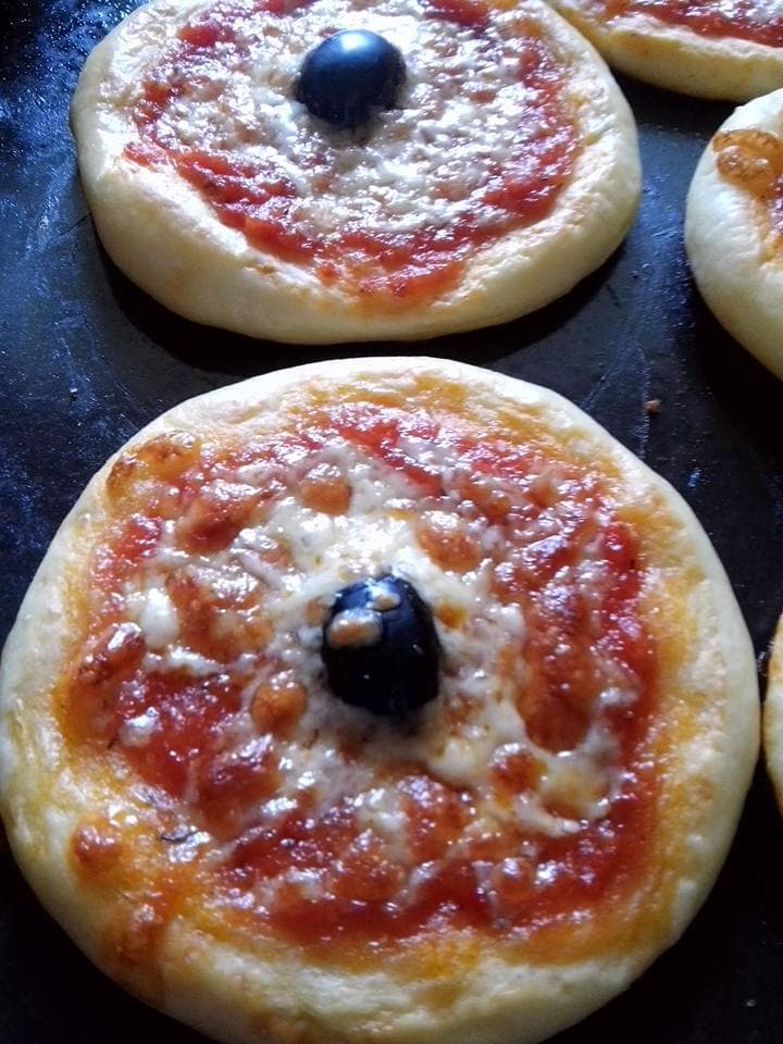 mini pizza sauce tomate fromage