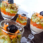 Les verrines houmous, tomates, concombre et carottes