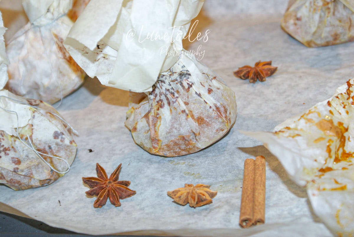 papillotes à l'ananas au caramel épicé