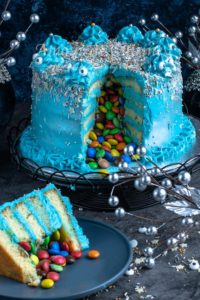 Gateau D Anniversaire Surprise Pinata Les Recette De A A Z