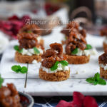 Canapés au pain d’épice et figues séchées