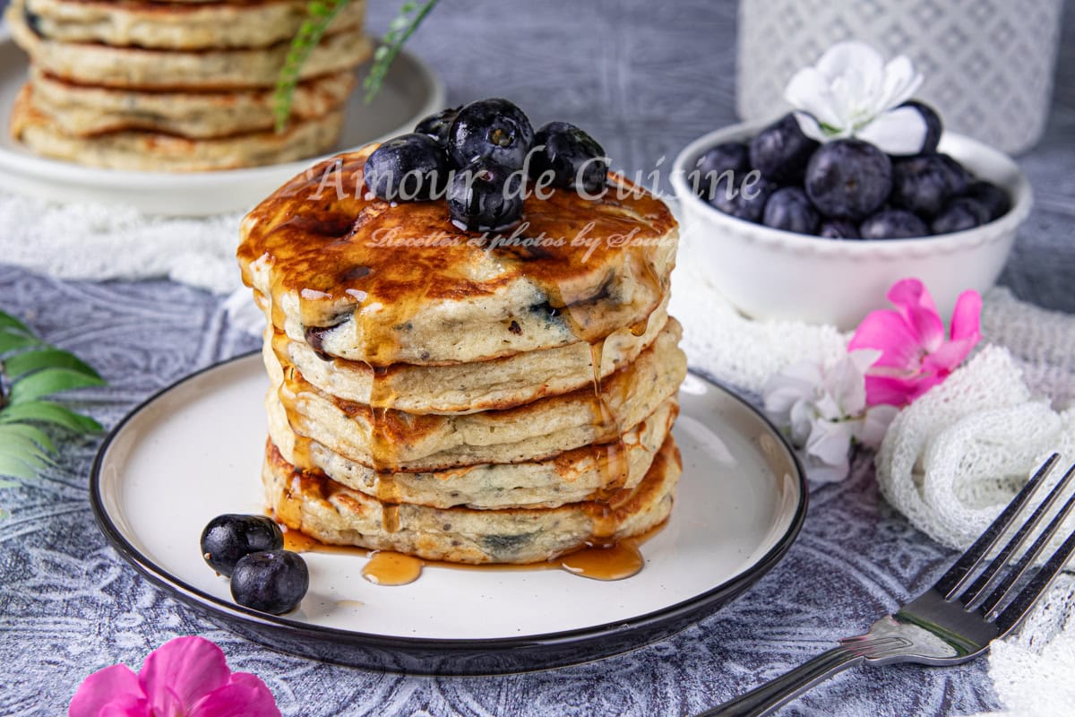 Pancakes aux graines de chia et myrtilles